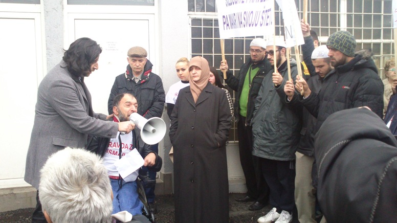 Samir Guberinić se obraća okupljenima